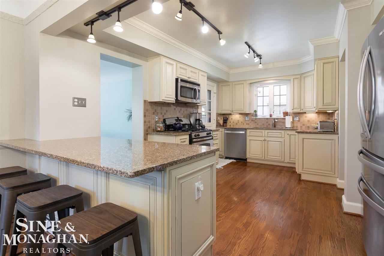 274 Moran Road Grosse Pointe Farms, MI 48236 - Photo 9 of 44