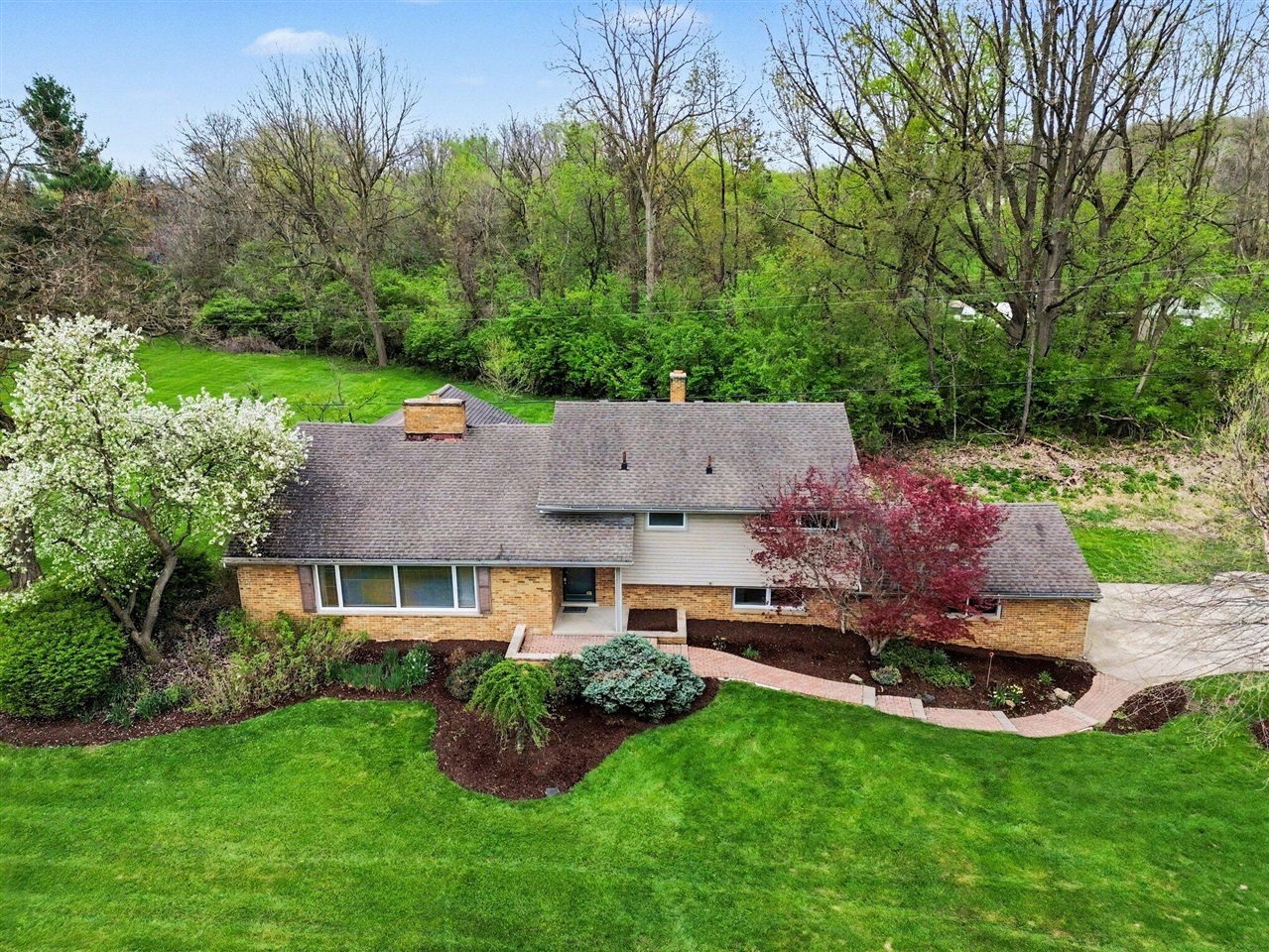 6595 Napier Road Plymouth, MI 48170 - Photo 4 of 36
