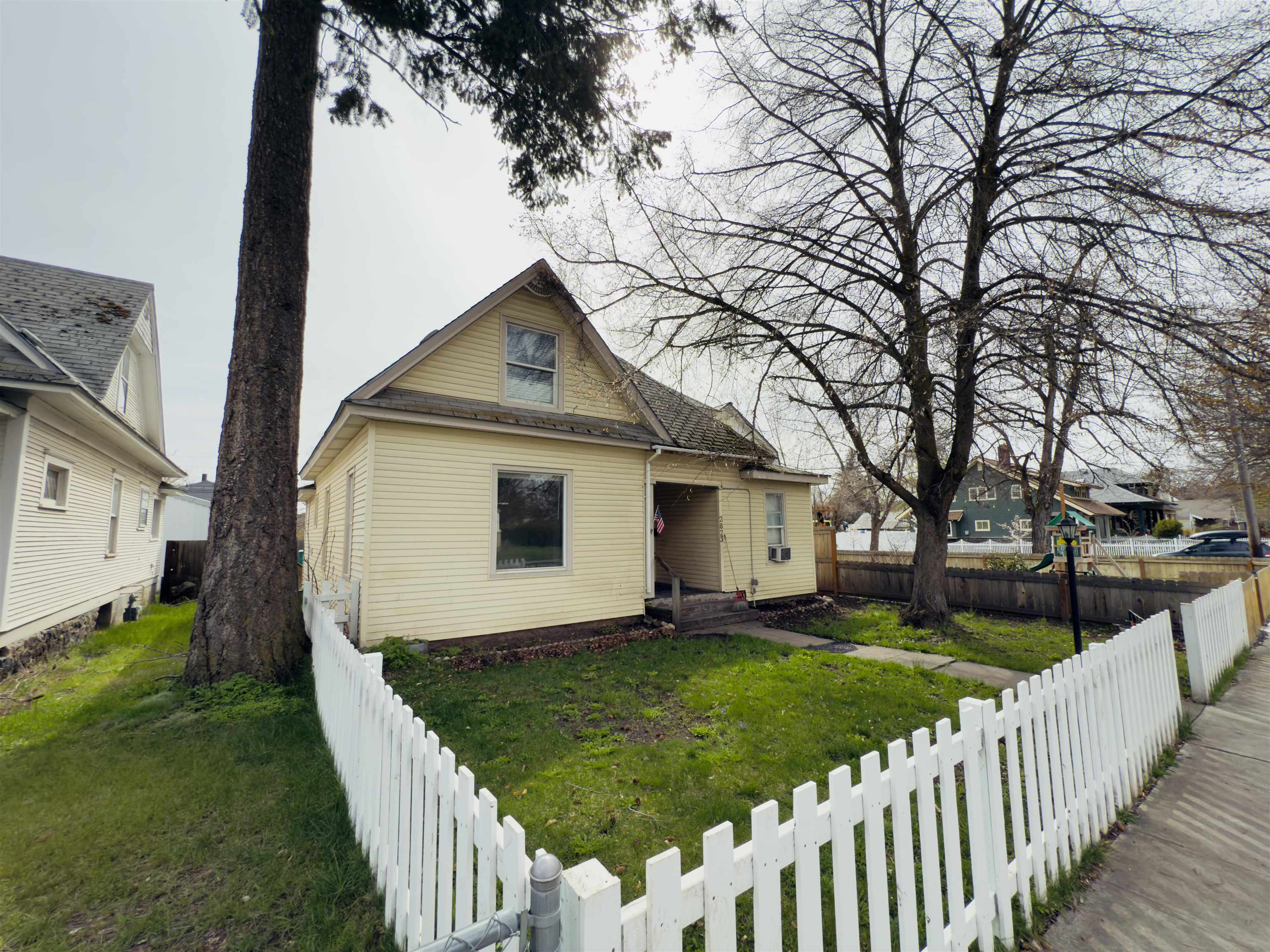 2823 West Sharp Avenue Spokane, WA 99201 - Photo 3 of 23