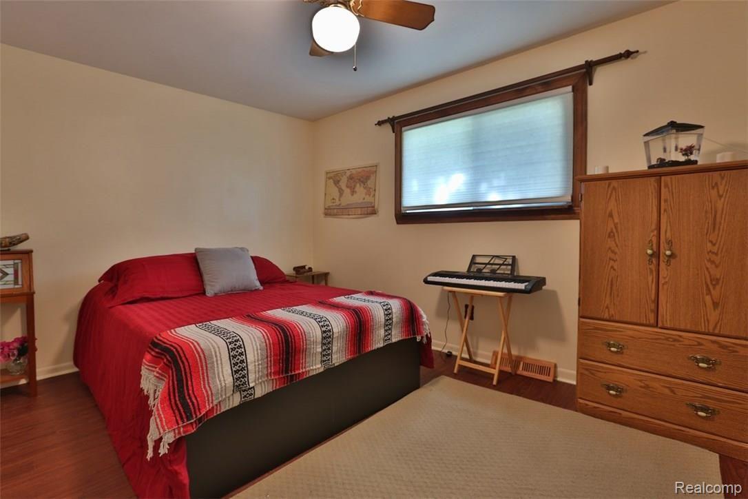 41333 Willis Road Belleville, MI 48111 - Photo 14 of 27 2B8A3170.jpg
