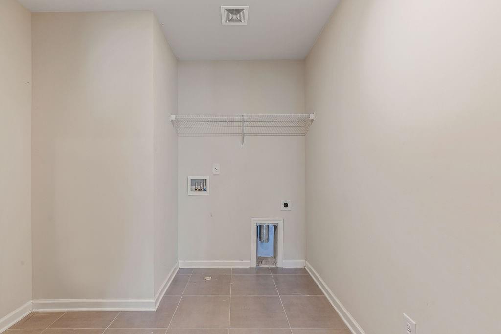 6901 Durham Lane Fairburn, GA 30213 - Photo 17 of 28 a view of an empty room