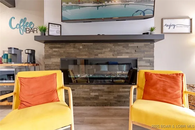 $259,000 | 40 Robinwood Drive, Unit 3A, Lake Ozark, MO 65049