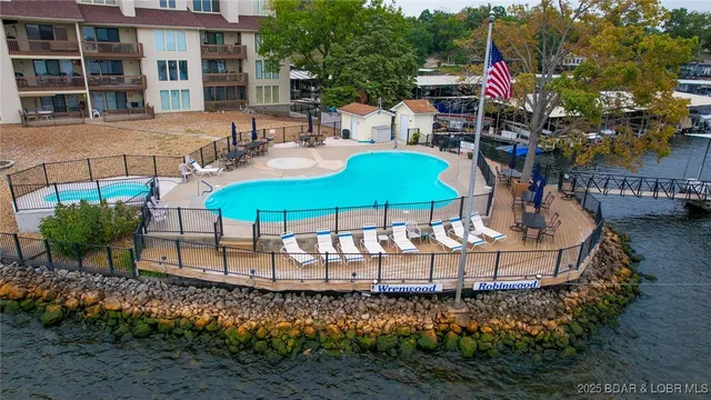 $259,000 | 40 Robinwood Drive, Unit 3A, Lake Ozark, MO 65049