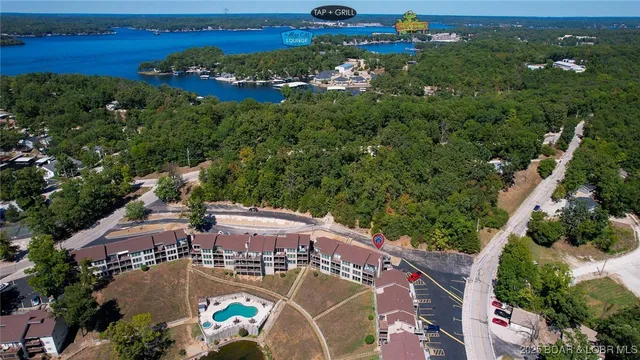 $259,000 | 40 Robinwood Drive, Unit 3A, Lake Ozark, MO 65049