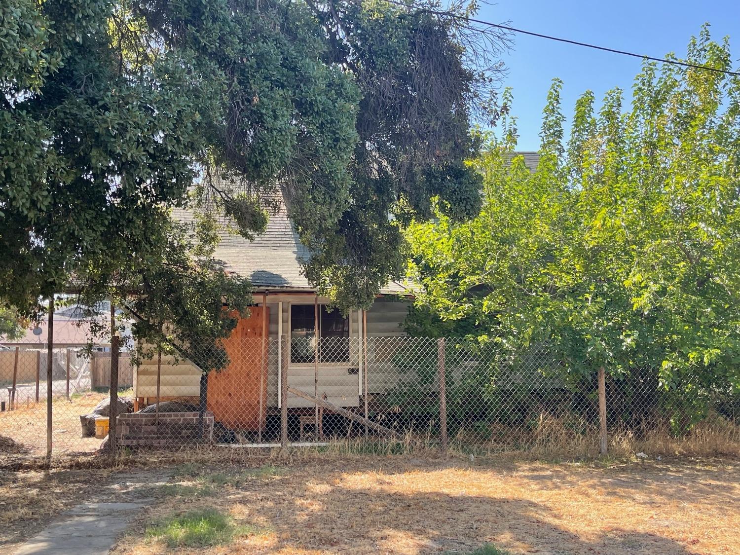 413 East Merced Street Fowler, CA 93625 - Photo 3 of 4 Gallery Image 3