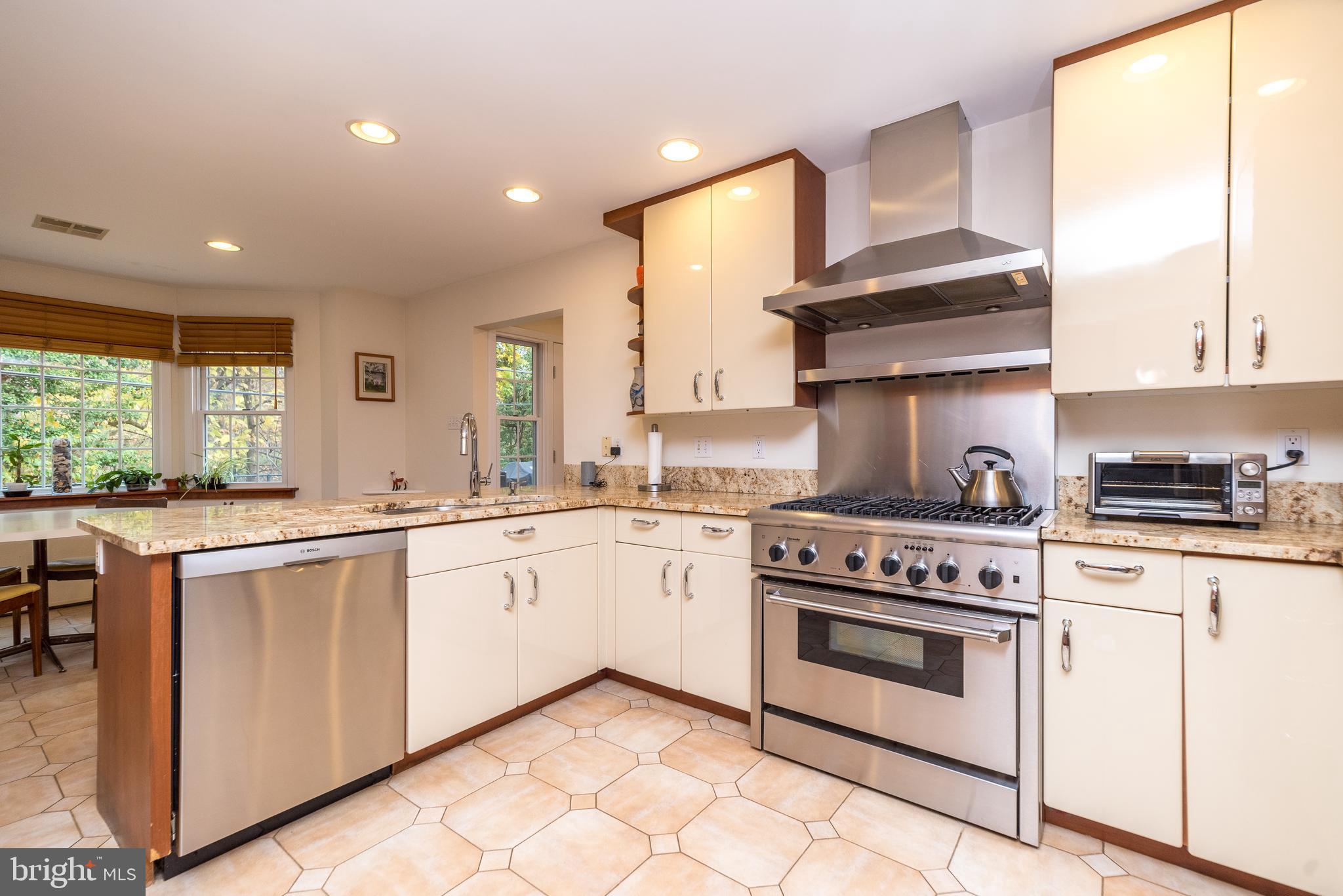 1111 Delene Road Jenkintown, PA 19046 - Photo 16 of 38