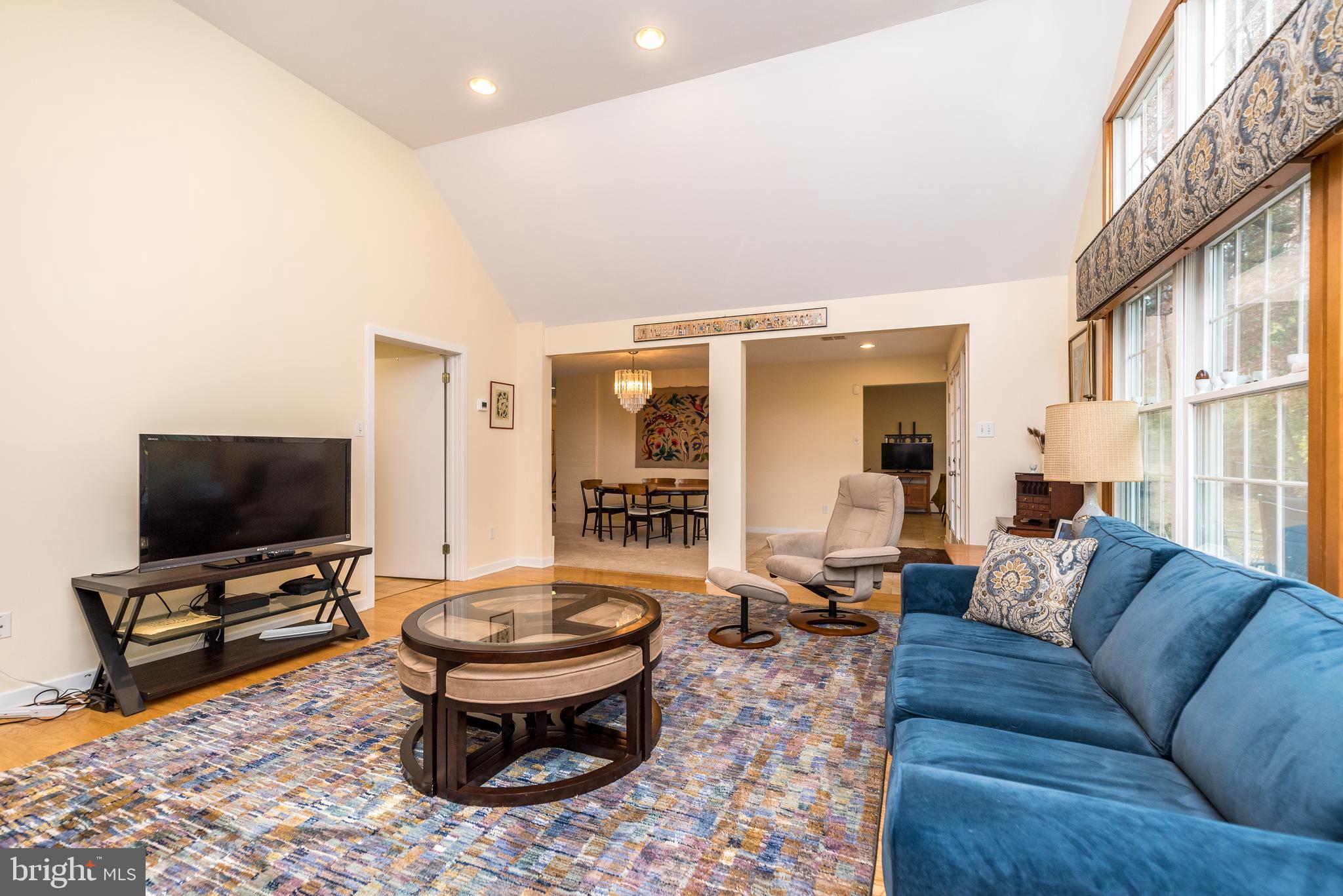 1111 Delene Road Jenkintown, PA 19046 - Photo 8 of 38 Familyroom