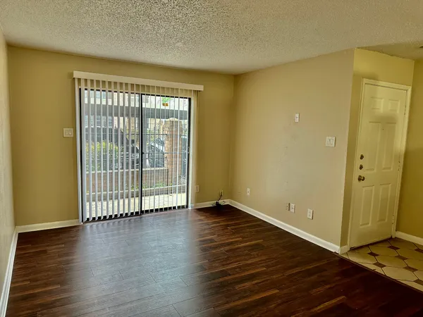 $1,100 | 2750 Holly Hall Street, Unit 703, Houston, TX 77054