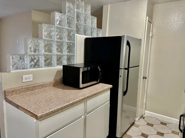 $1,100 | 2750 Holly Hall Street, Unit 703, Houston, TX 77054