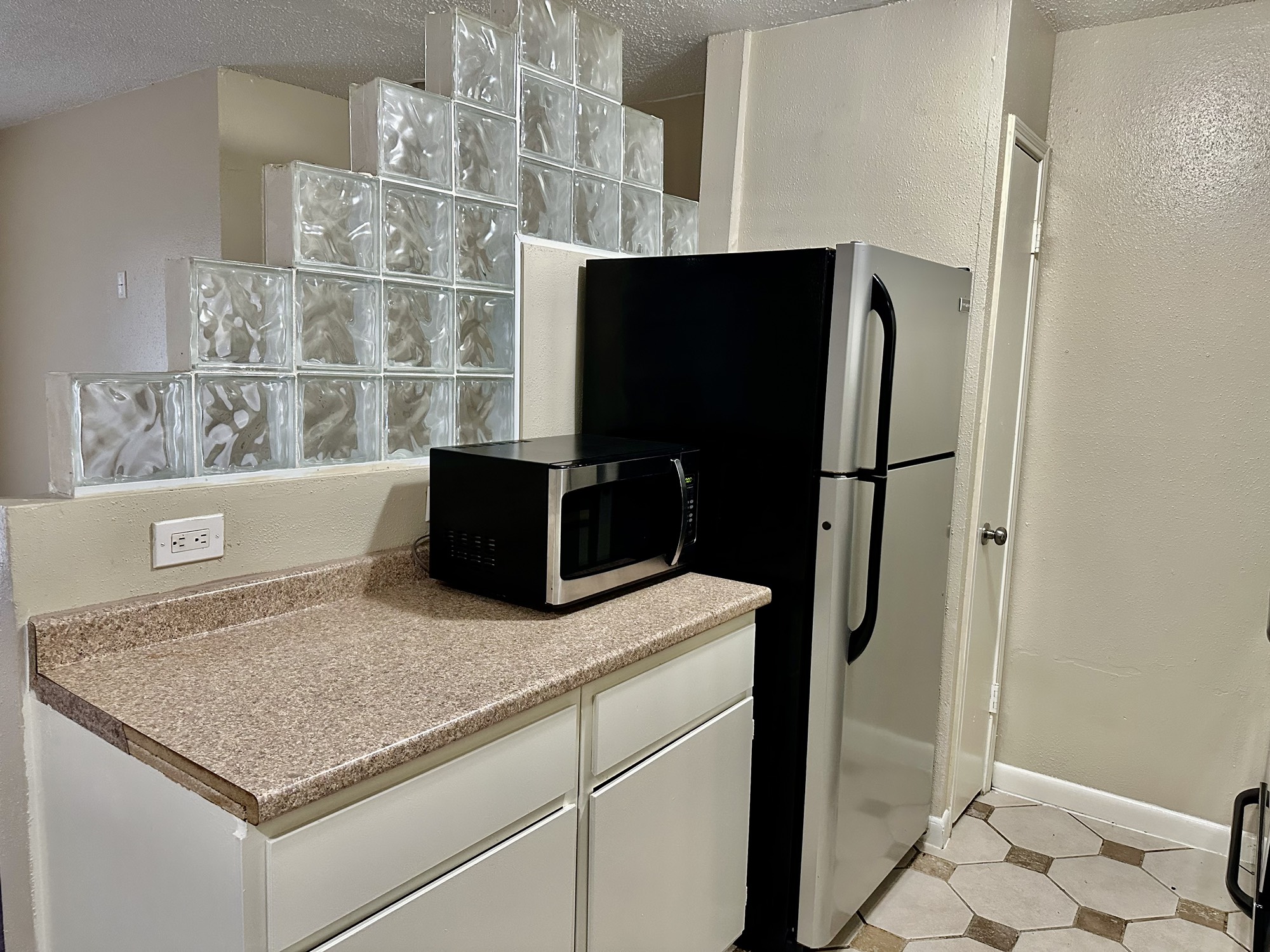 2750 Holly Hall Street, Unit 703 Houston, TX 77054 - Photo 9 of 20 Stainless appliances