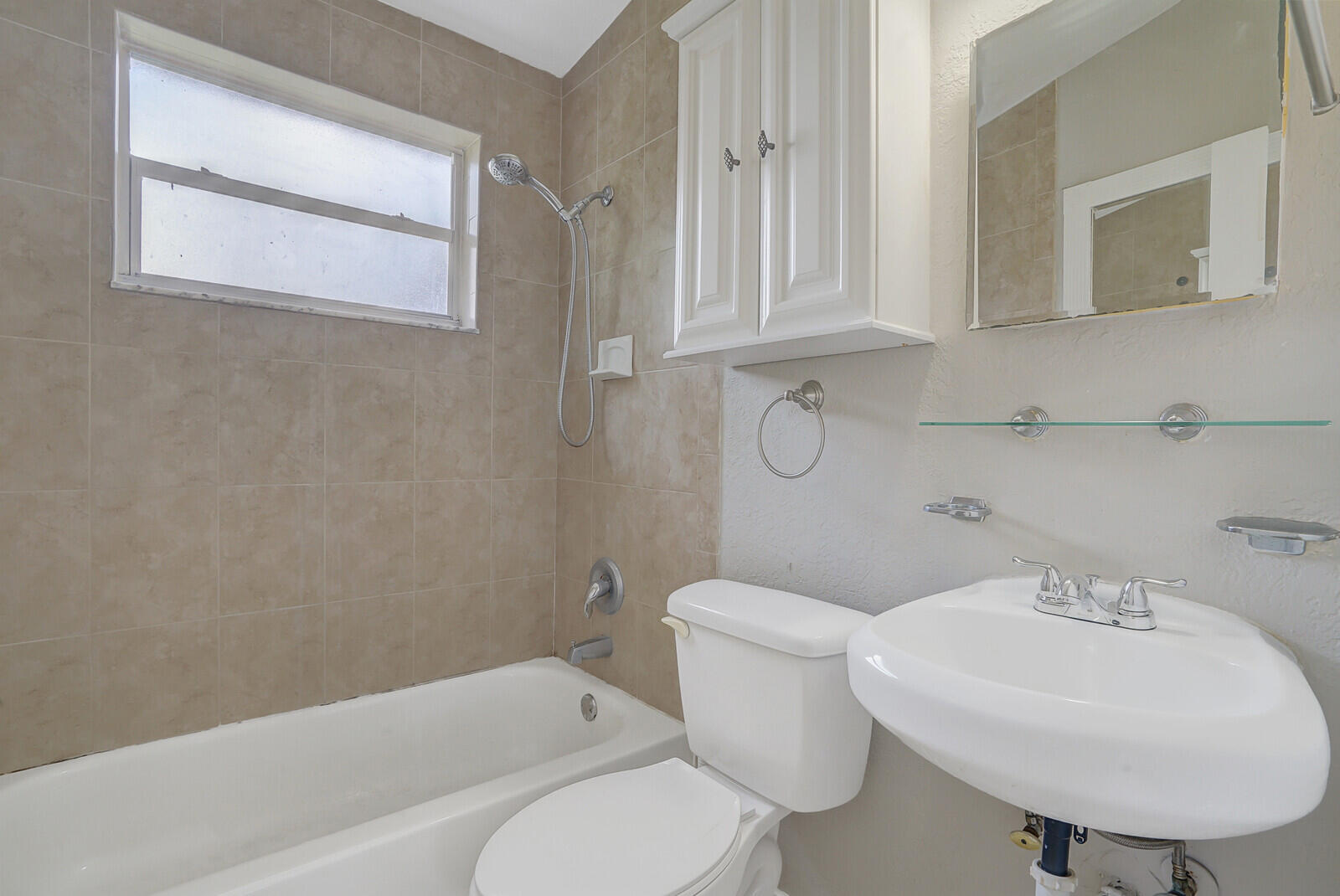 11686 Oleander Drive Royal Palm Beach, FL 33411 - Photo 11 of 16 15_image_15_mls