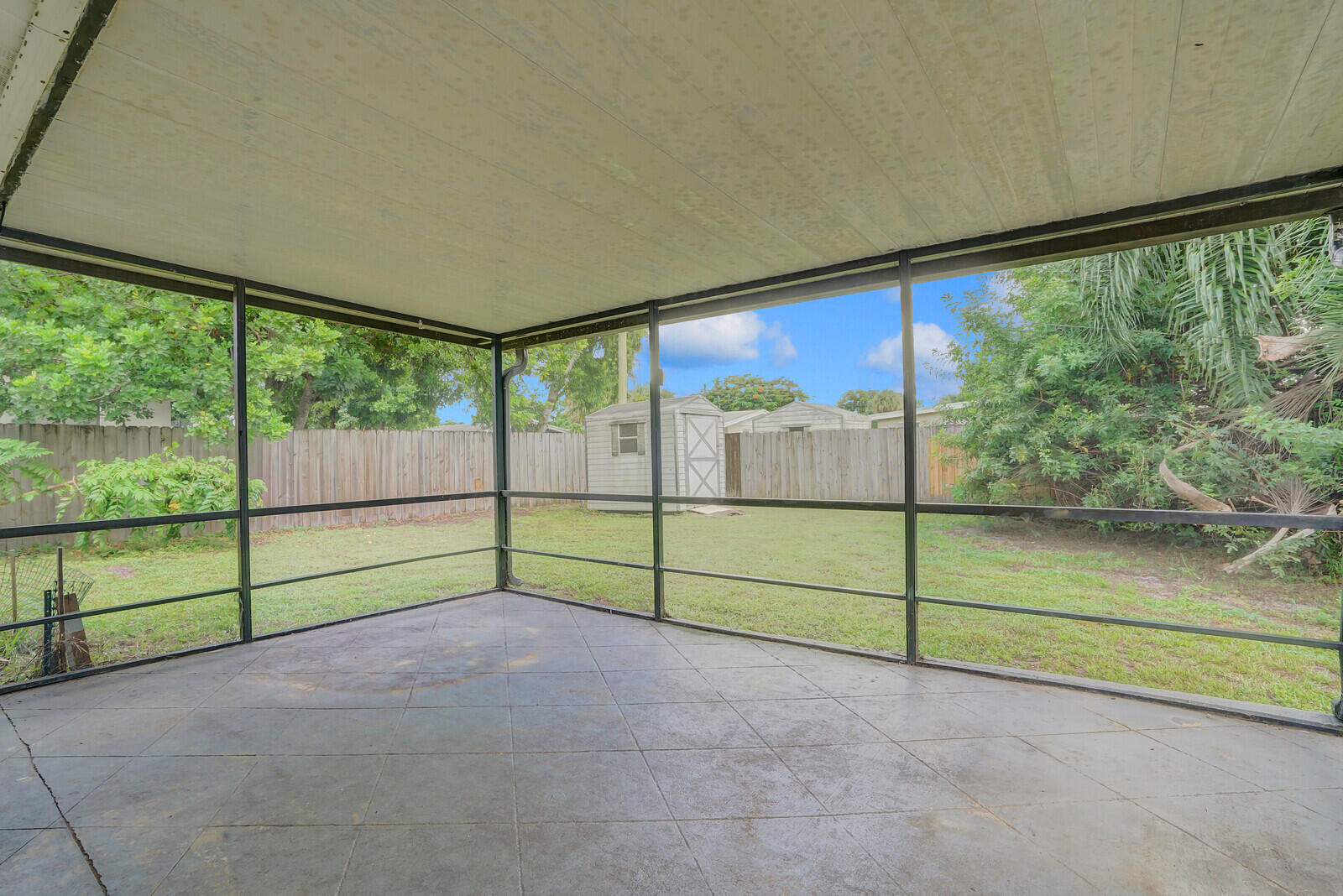 11686 Oleander Drive Royal Palm Beach, FL 33411 - Photo 12 of 16 17_image_17_mls