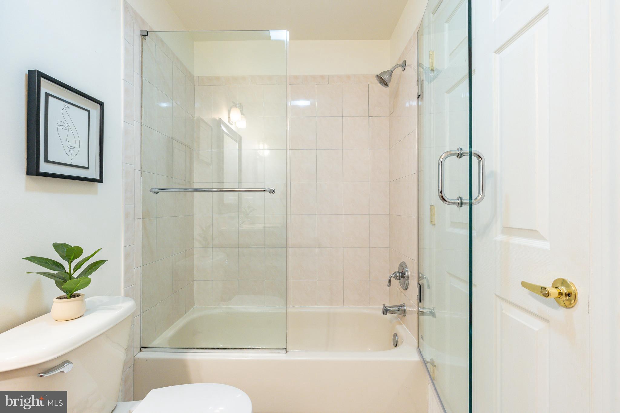 6 Strawberry Street, Unit 16 Philadelphia, PA 19106 - Photo 11 of 29