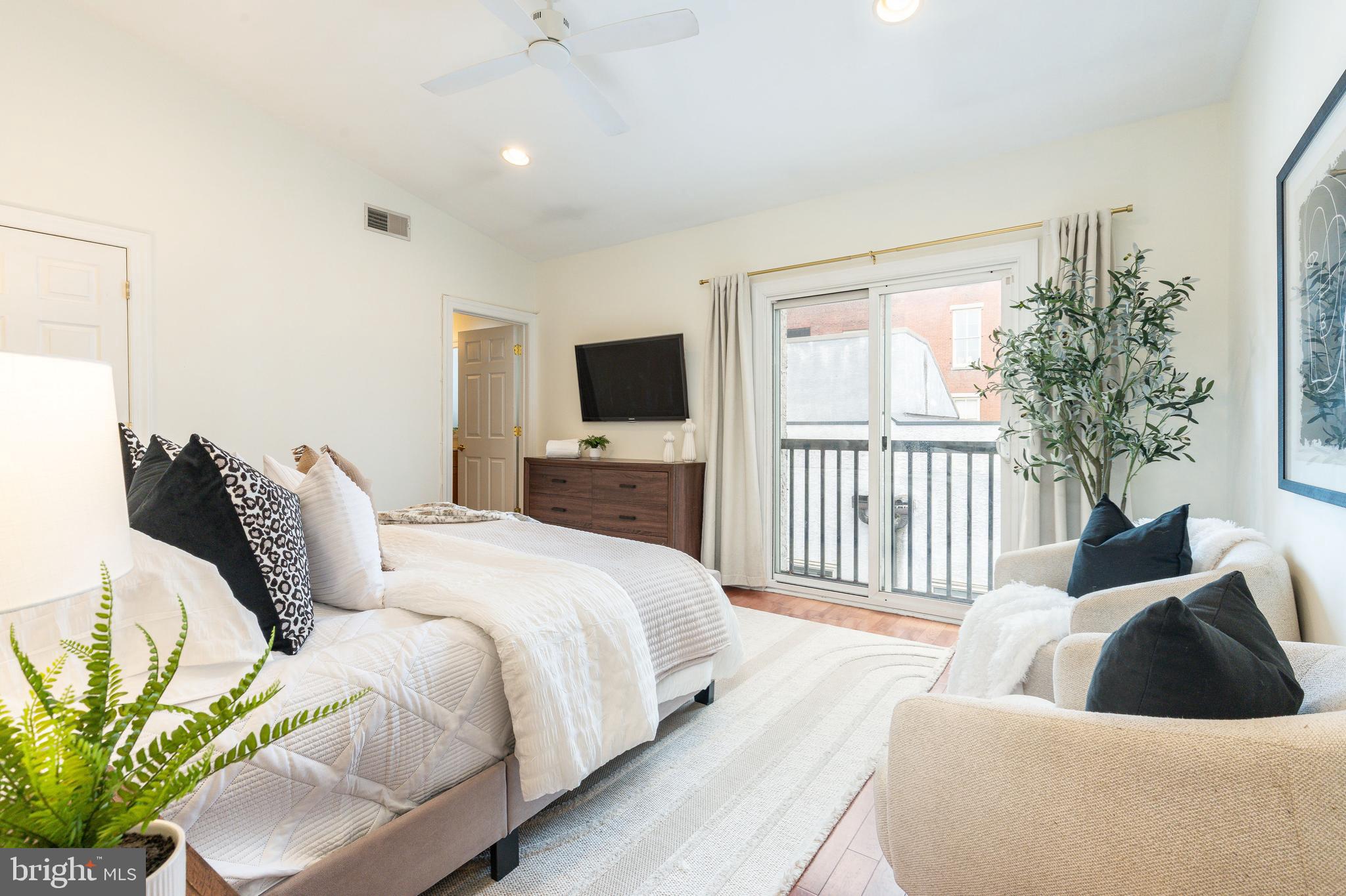 6 Strawberry Street, Unit 16 Philadelphia, PA 19106 - Photo 14 of 29