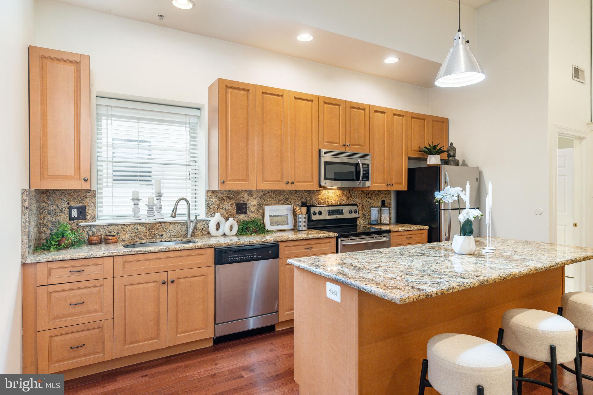 6 Strawberry Street, Unit 16 Philadelphia, PA 19106 - Photo 3 of 29
