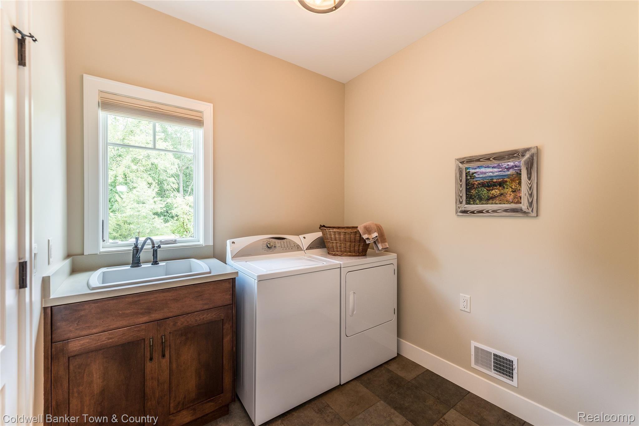 6434 Cohoctah Road Fenton, MI 48430 - Photo 50 of 69 DSC_5709.jpg
