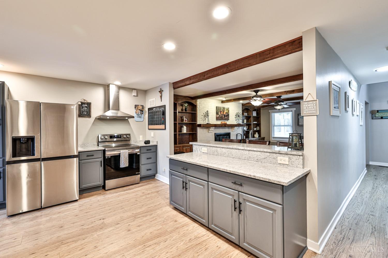 5072 Springdale Road Cincinnati, OH 45251 - Photo 16 of 56