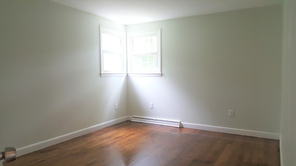 11 Hillsdale Road Randolph, MA 02368 - Photo 8 of 19 Gallery Image 8