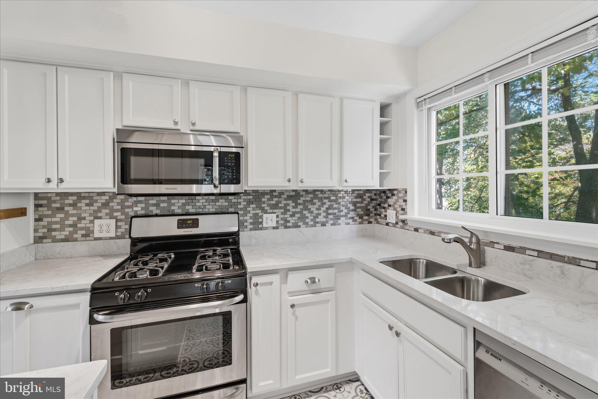 3226 Gunston Road Alexandria, VA 22302 - Photo 12 of 31