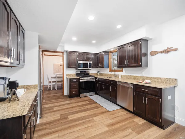 $359,900 | 2623 Westmore Drive, Fort Wayne, IN 46845