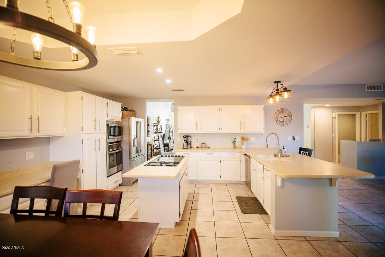 4061 West Post Road Chandler, AZ 85226 - Photo 14 of 43 KITCHEN 2