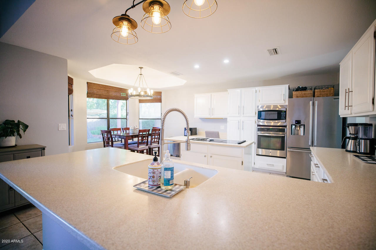 4061 West Post Road Chandler, AZ 85226 - Photo 16 of 43 KITCHEN 4