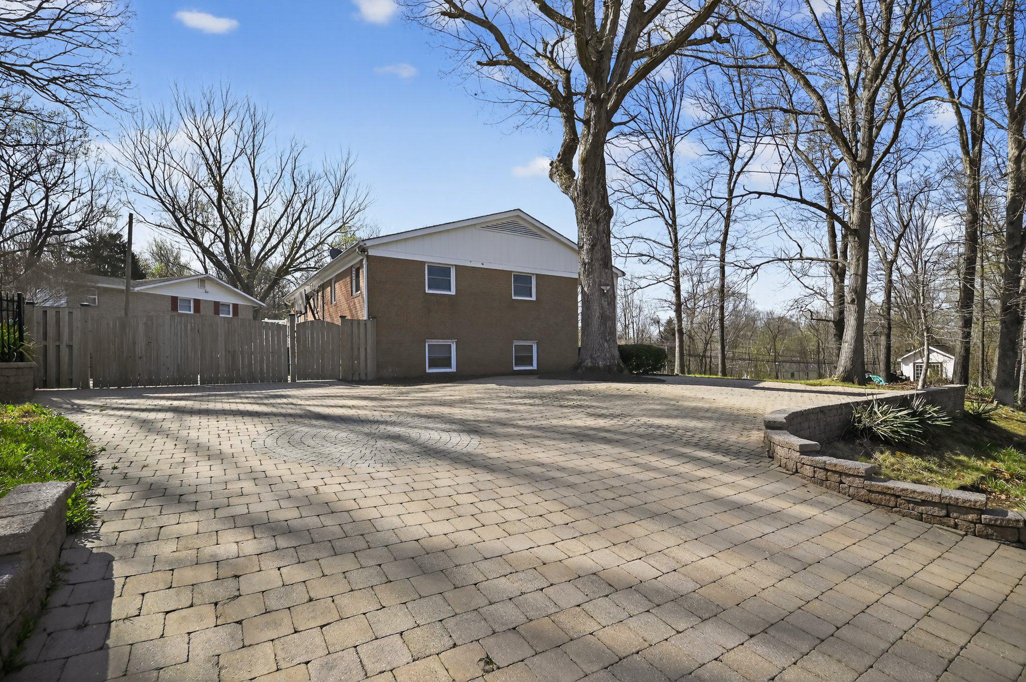 7391 Baldwin Ridge Road Warrenton, VA 20187 - Photo 30 of 32 Ample parking on paver stone driveway