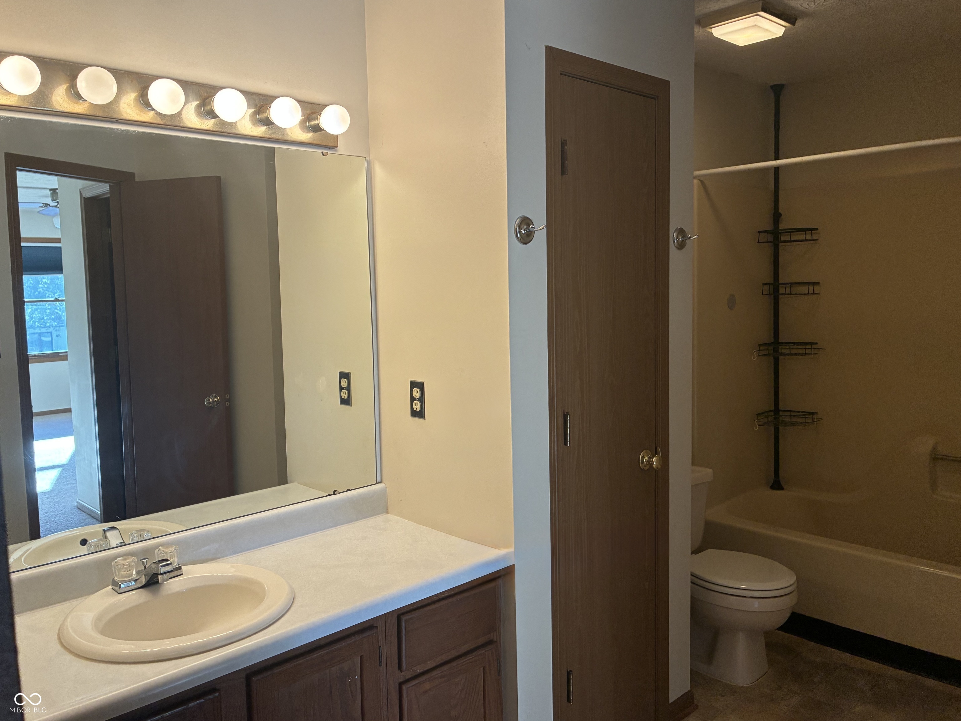 1131 Anthony Court Greenwood, IN 46143 - Photo 9 of 10