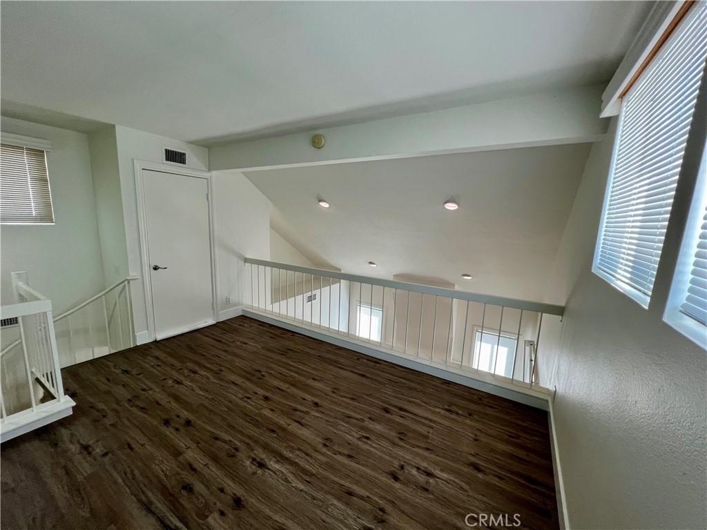 11 Fallingstar Irvine, CA 92614 - Photo 12 of 29 Loft