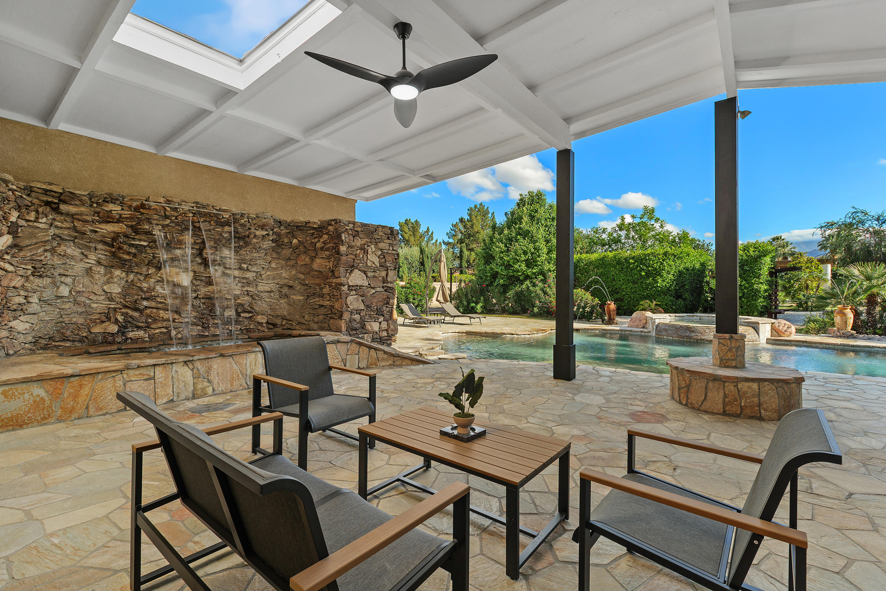 72114 Follansbee Road Rancho Mirage, CA 92270 - Photo 4 of 66 79_12065776_EI-185237-319