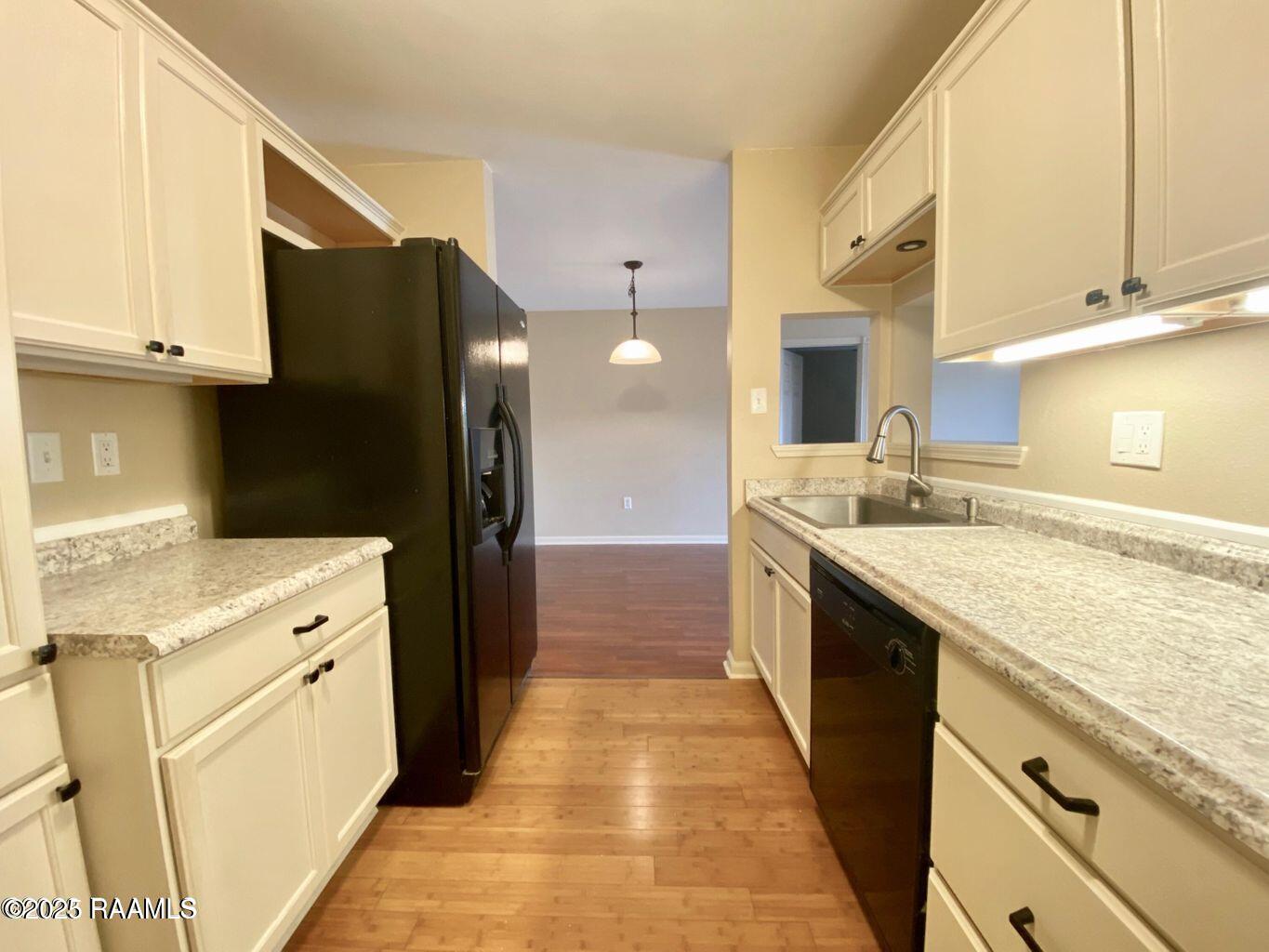 701 South College Road, Unit 311 Lafayette, LA 70503 - Photo 2 of 10 Kitchen