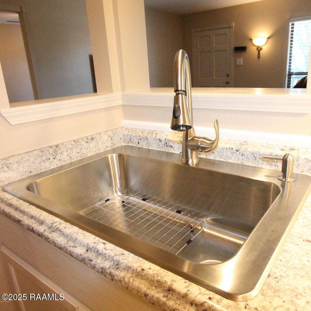 701 South College Road, Unit 311 Lafayette, LA 70503 - Photo 3 of 10 Kitchen