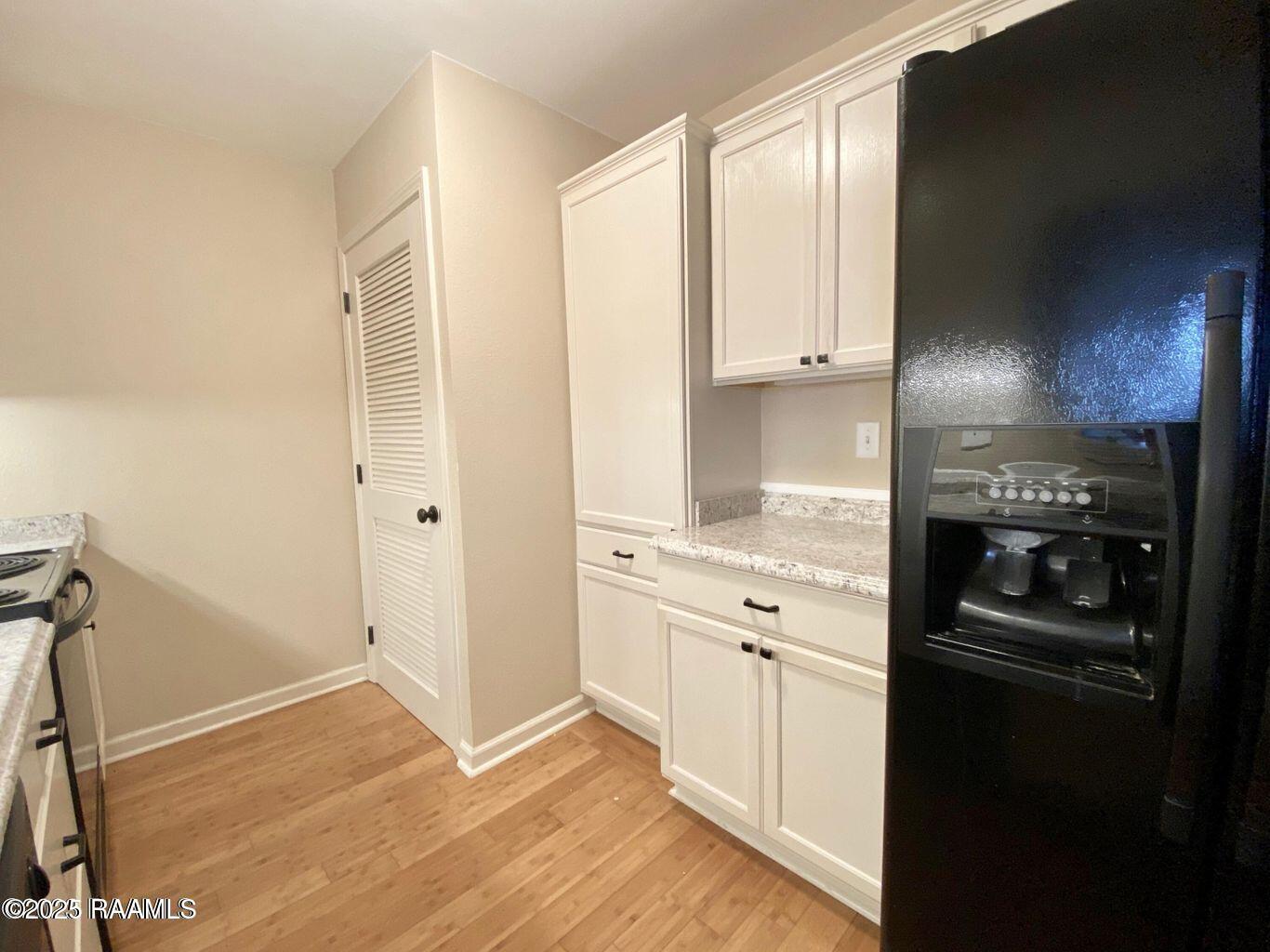 701 South College Road, Unit 311 Lafayette, LA 70503 - Photo 4 of 10 Kitchen