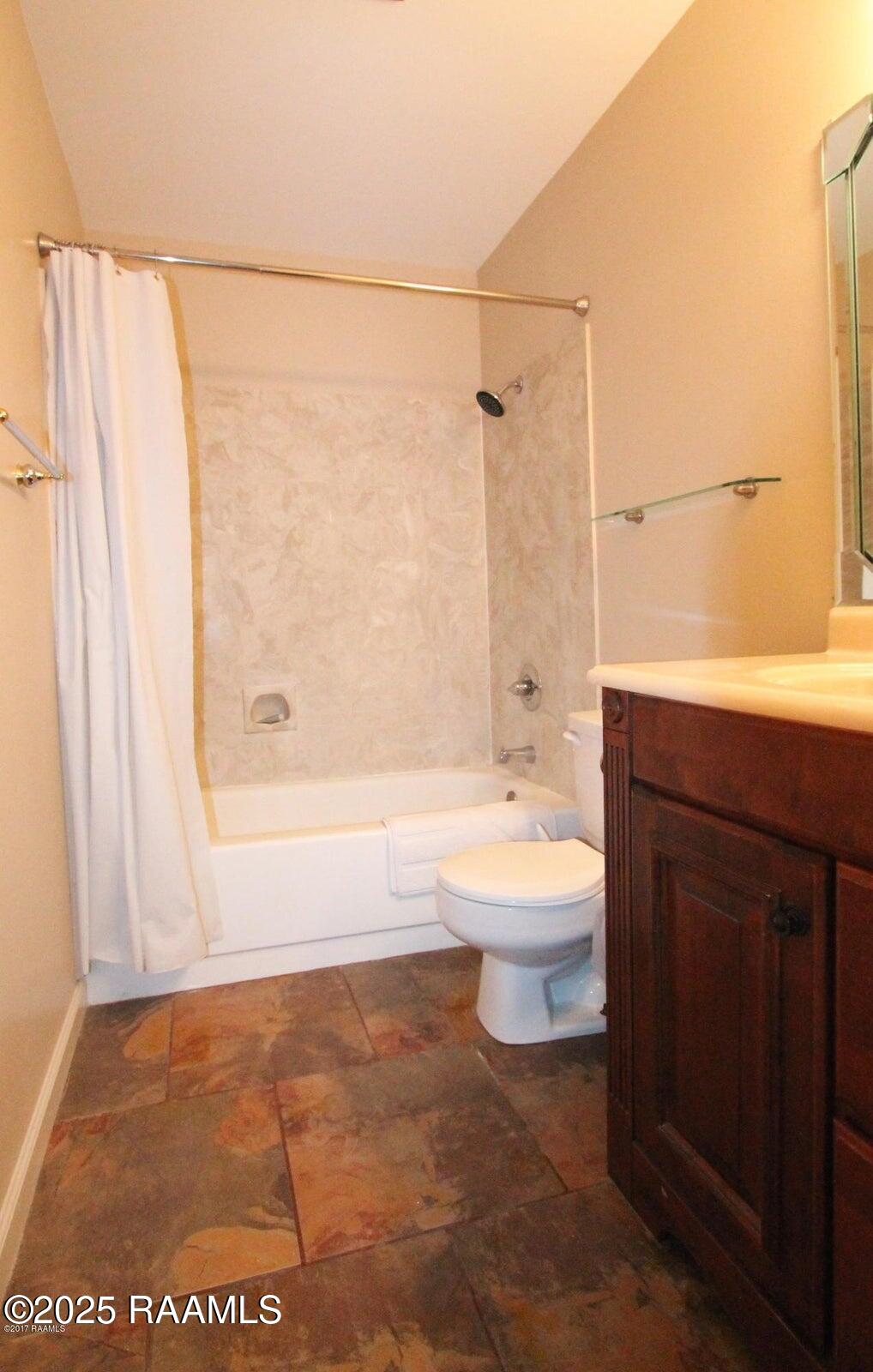 701 South College Road, Unit 311 Lafayette, LA 70503 - Photo 8 of 10 Bathroom 1 of 2