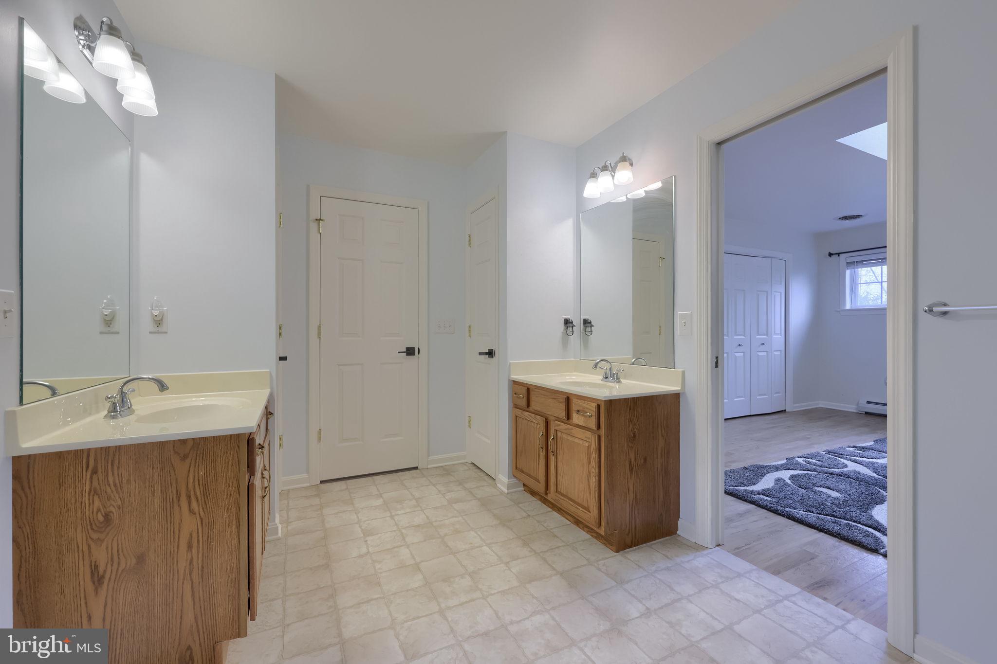 1400 Mentzer Road Lancaster, PA 17602 - Photo 53 of 83 Shared en-suite for bedrooms 3 & 4, upper level