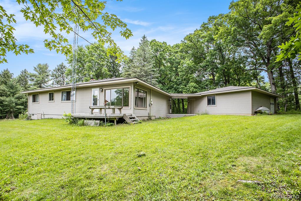 2456 Chilson Road Howell, MI 48843 - Photo 5 of 29