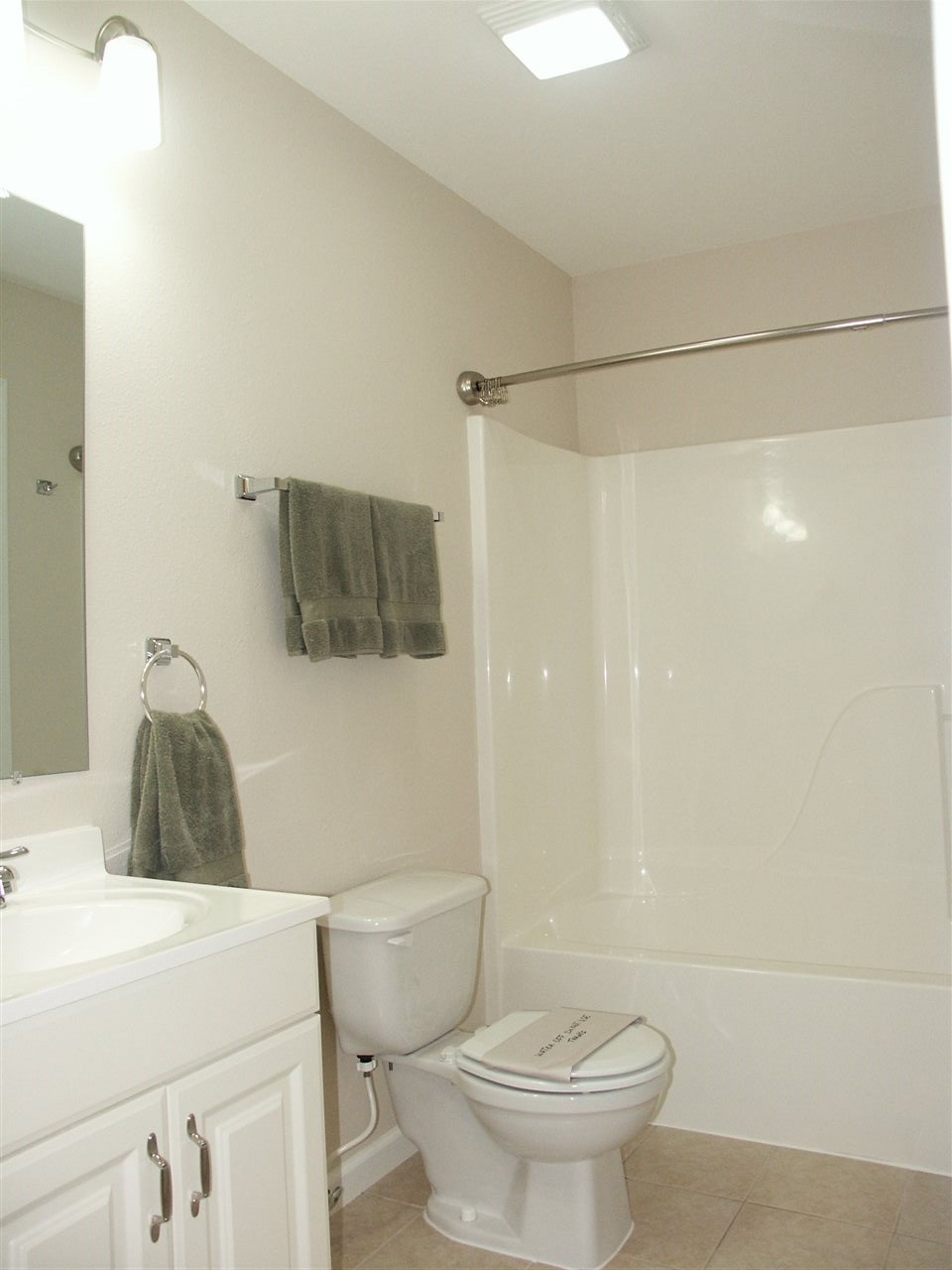 1208 Ridgewood Drive Lillian, AL 36549 - Photo 13 of 21 Guest Bath