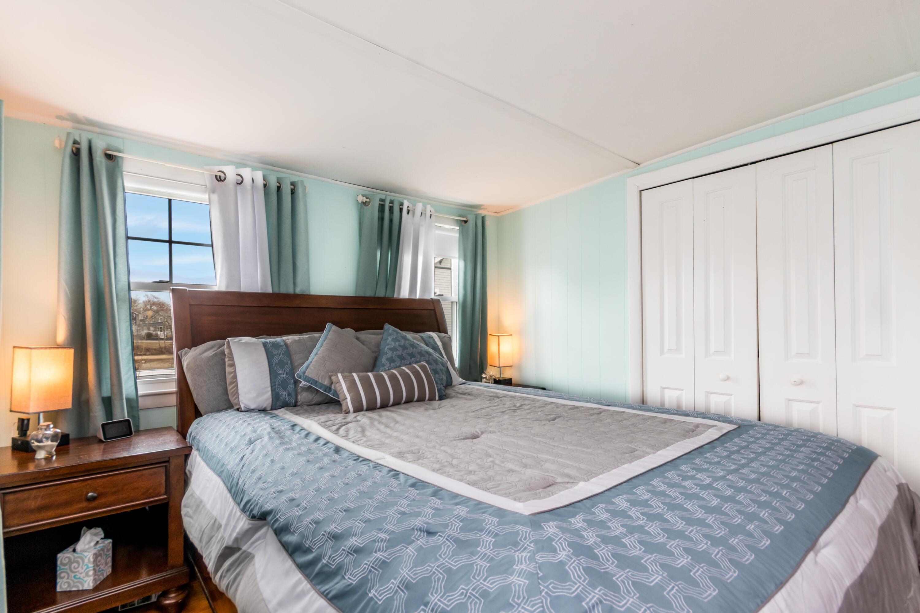 10 Sunset Avenue Onset, MA 02558 - Photo 20 of 41 Primary bedroom with double closet