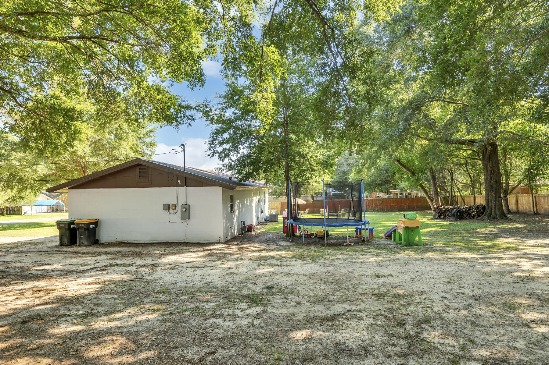 965 Valley Road Crestview, FL 32539 - Photo 23 of 35 a house view with a sitting space
