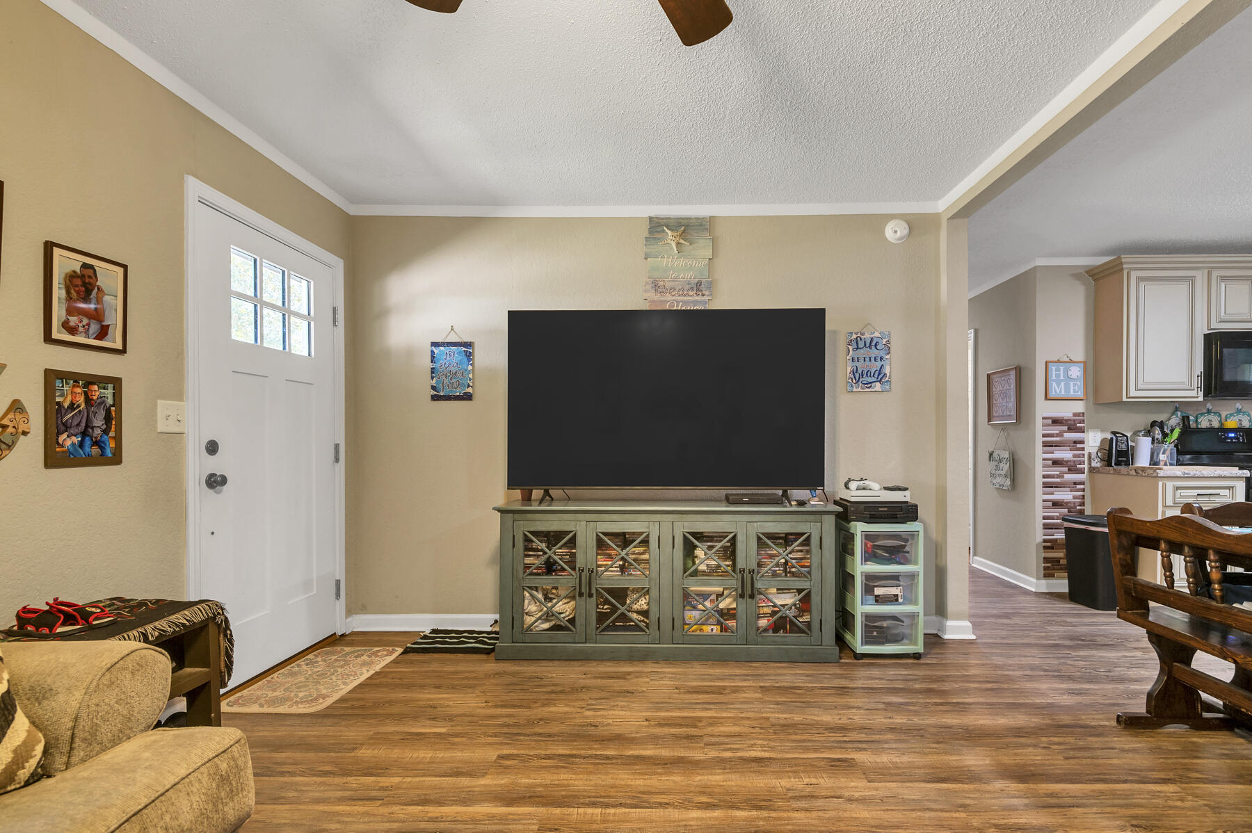 965 Valley Road Crestview, FL 32539 - Photo 6 of 35 a living room with furniture and a flat screen tv