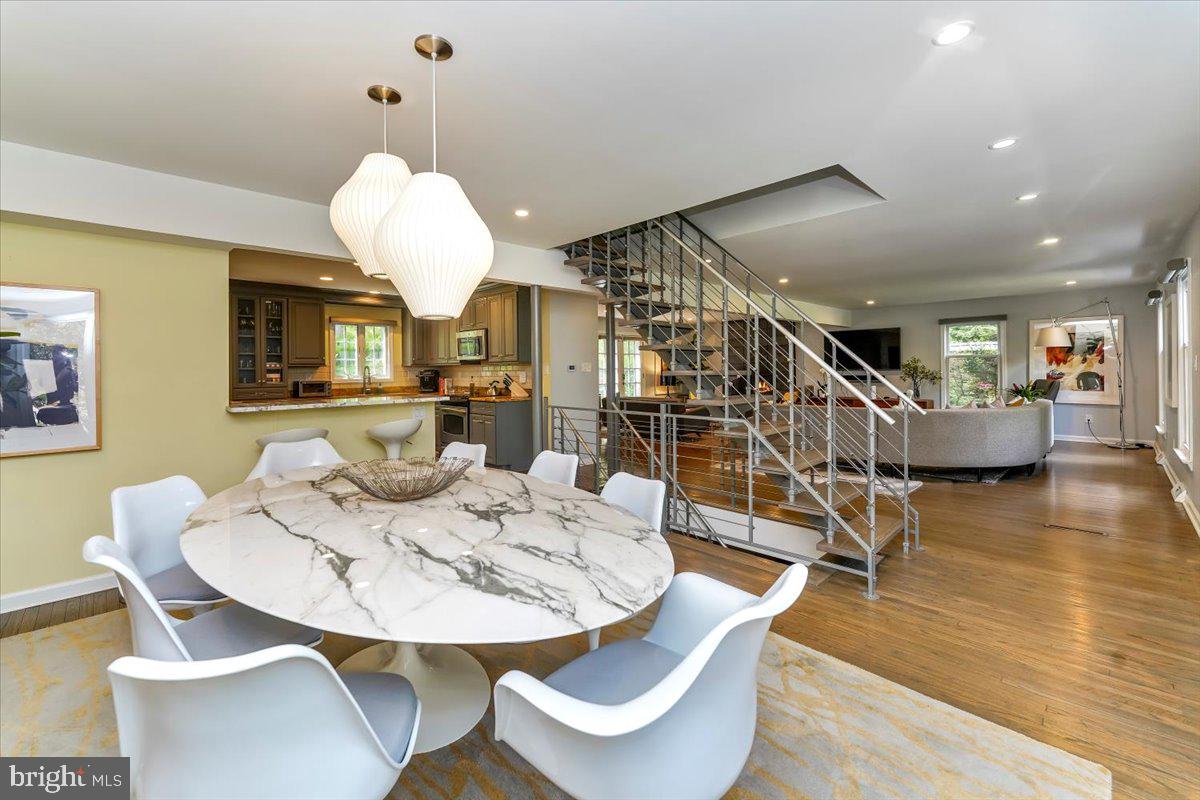 202 Hansell Road Newtown Square, PA 19073 - Photo 11 of 47 Dining Area open to Great Room