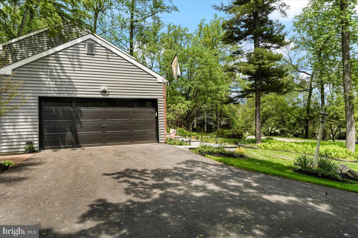 202 Hansell Road Newtown Square, PA 19073 - Photo 5 of 47 2 Car attached Garage