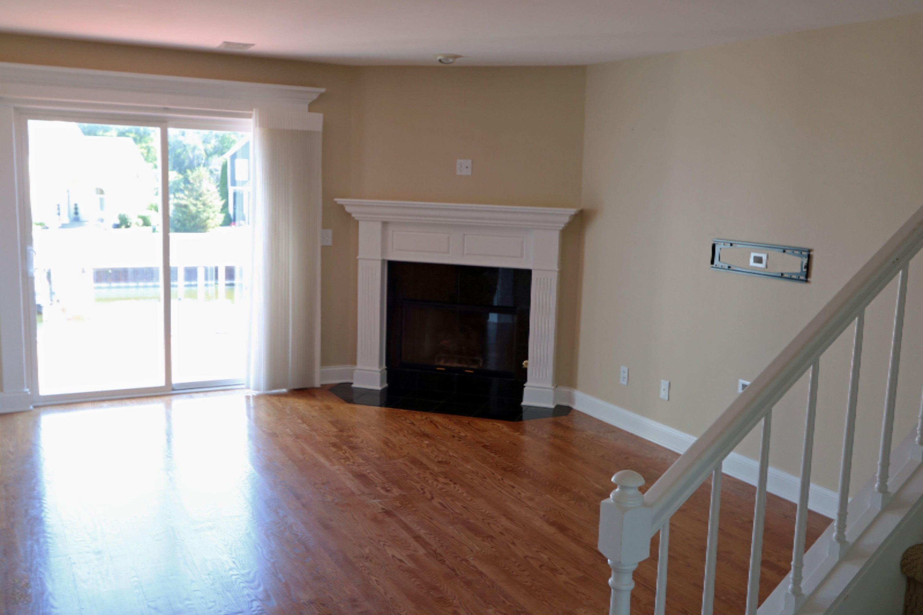 2327 South Pointe Way St. Joseph, MI 49085 - Photo 3 of 21 2327-South-Pte-Way---living
