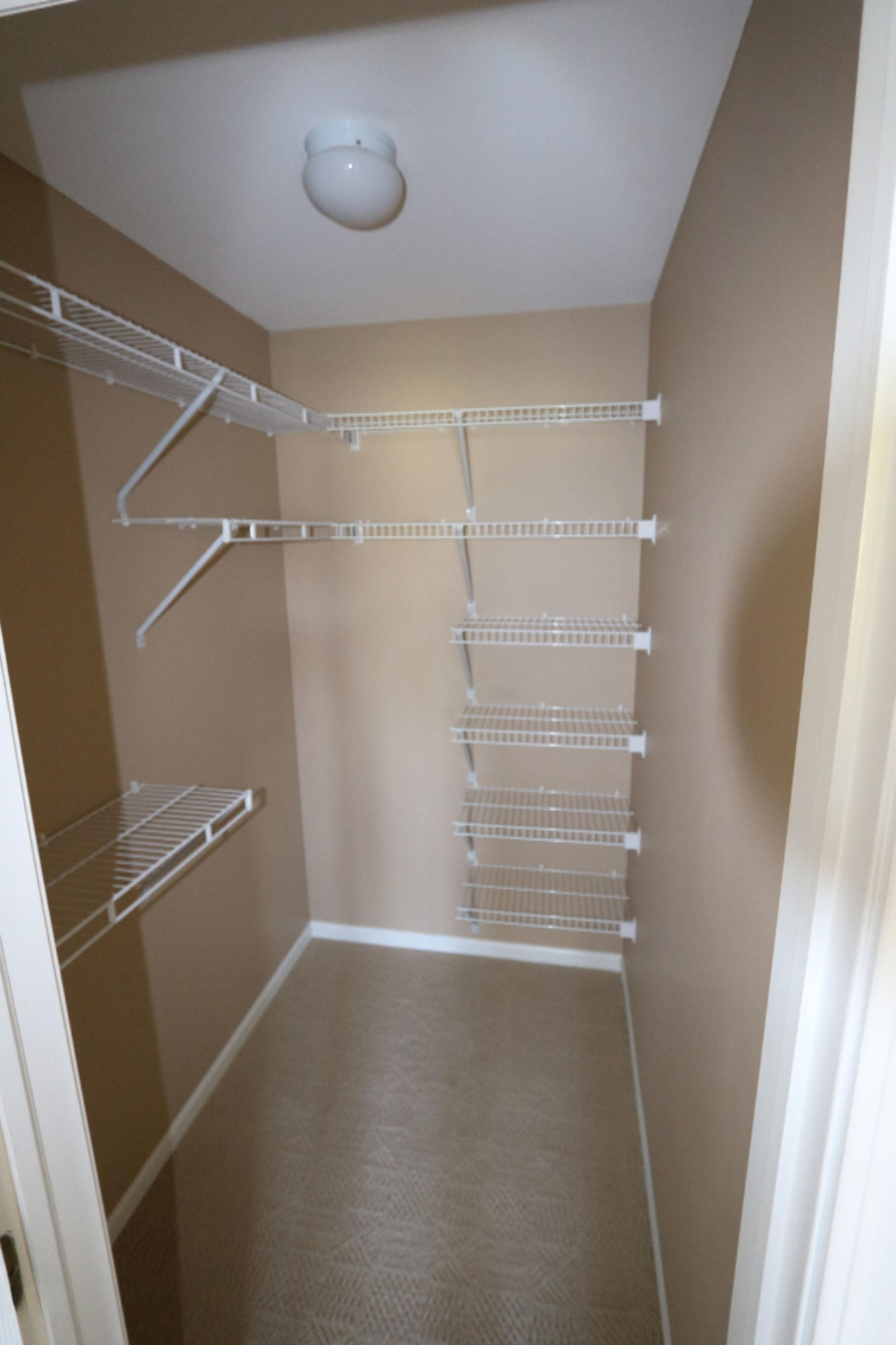 2327 South Pointe Way St. Joseph, MI 49085 - Photo 8 of 21 2327-South-Pte-Way---mnflrcloset