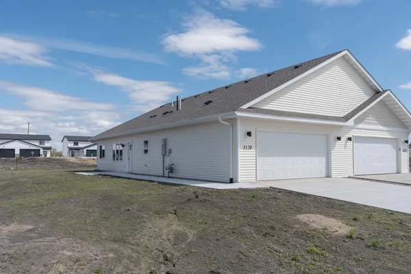 $264,900 | 3120 Noble Drive, Mankato, MN 56001