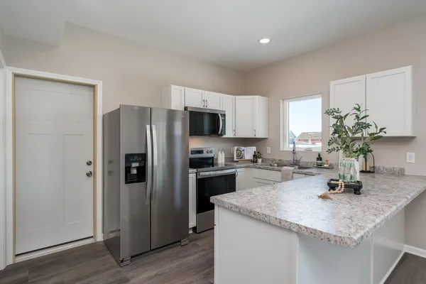 $264,900 | 3120 Noble Drive, Mankato, MN 56001