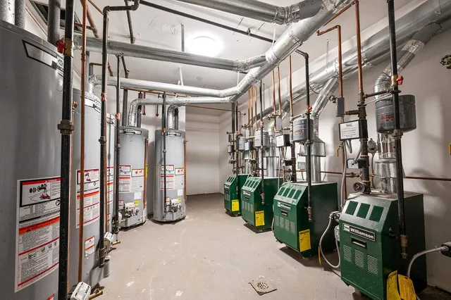 $2,730,000 | 160-01 Sanford Avenue | Murray Hill - Flushing