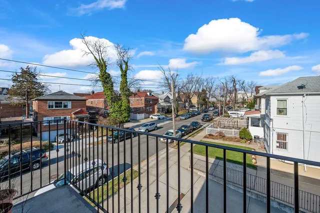 $2,730,000 | 160-01 Sanford Avenue | Murray Hill - Flushing