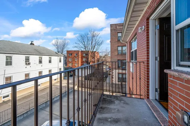 $2,730,000 | 160-01 Sanford Avenue | Murray Hill - Flushing