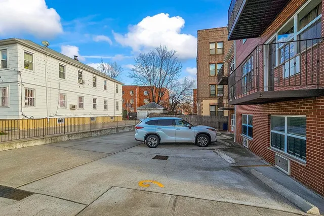 $2,730,000 | 160-01 Sanford Avenue | Murray Hill - Flushing